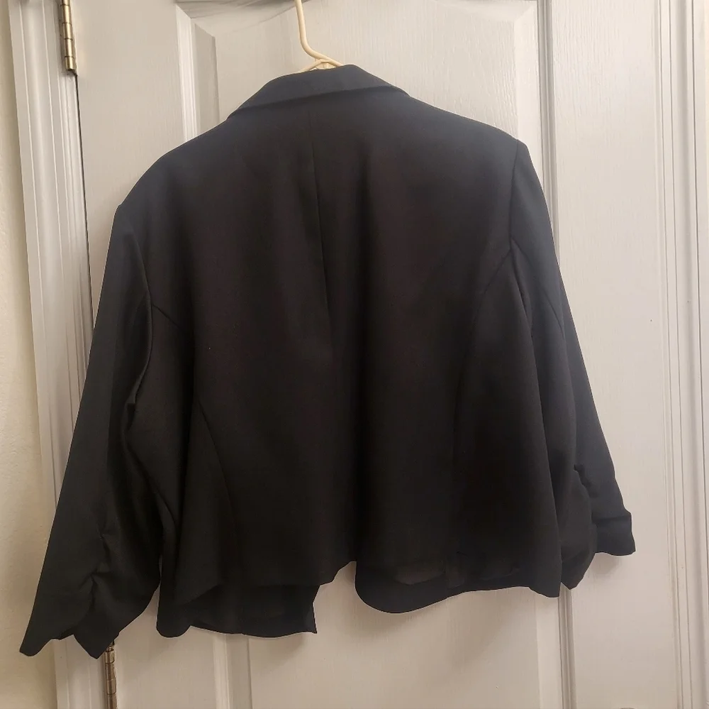 New‎ Directions Classic Black Blazer Pre-own Gentle Wear once